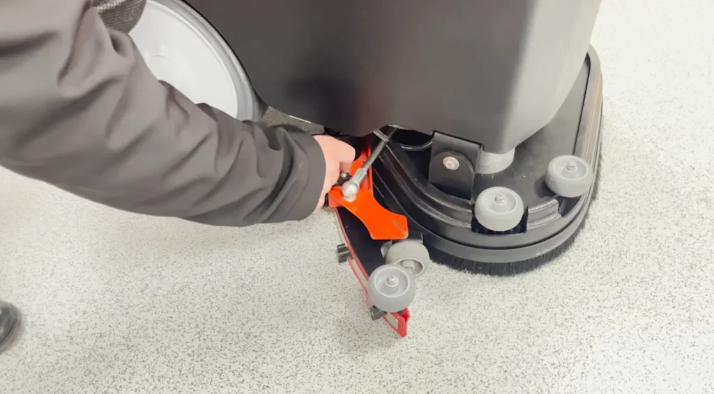 Scrubber Dryer wing nut