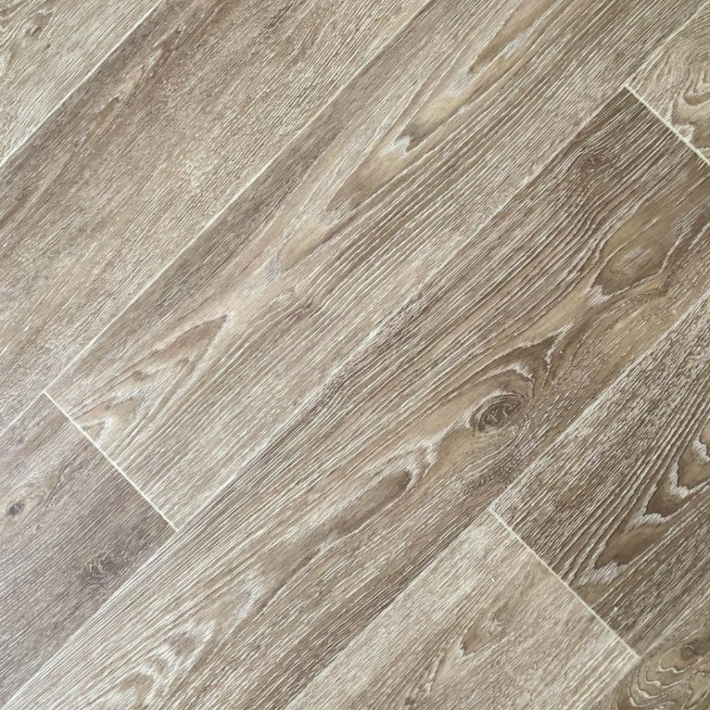 Vinyl Floor Commercial Floorcare in Retail